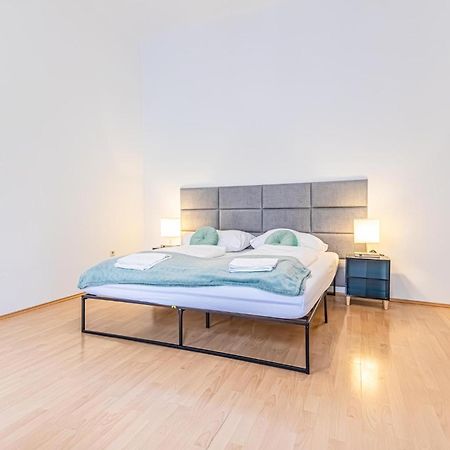 City-Linked 2Br Apartment Near Wiener Stadthalle المظهر الخارجي الصورة