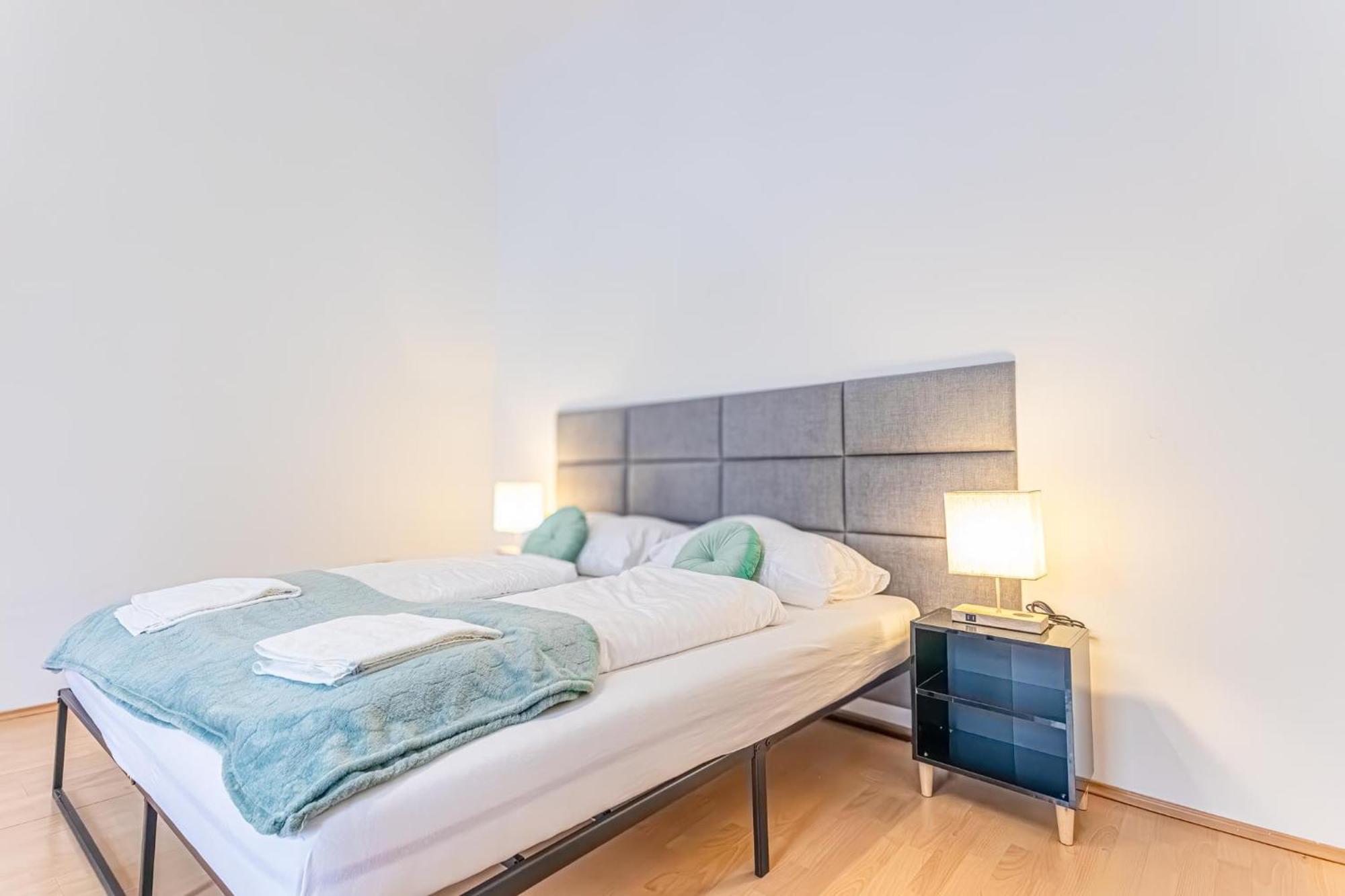City-Linked 2Br Apartment Near Wiener Stadthalle المظهر الخارجي الصورة